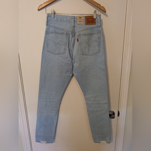 Levis - Picture 2 of 4
